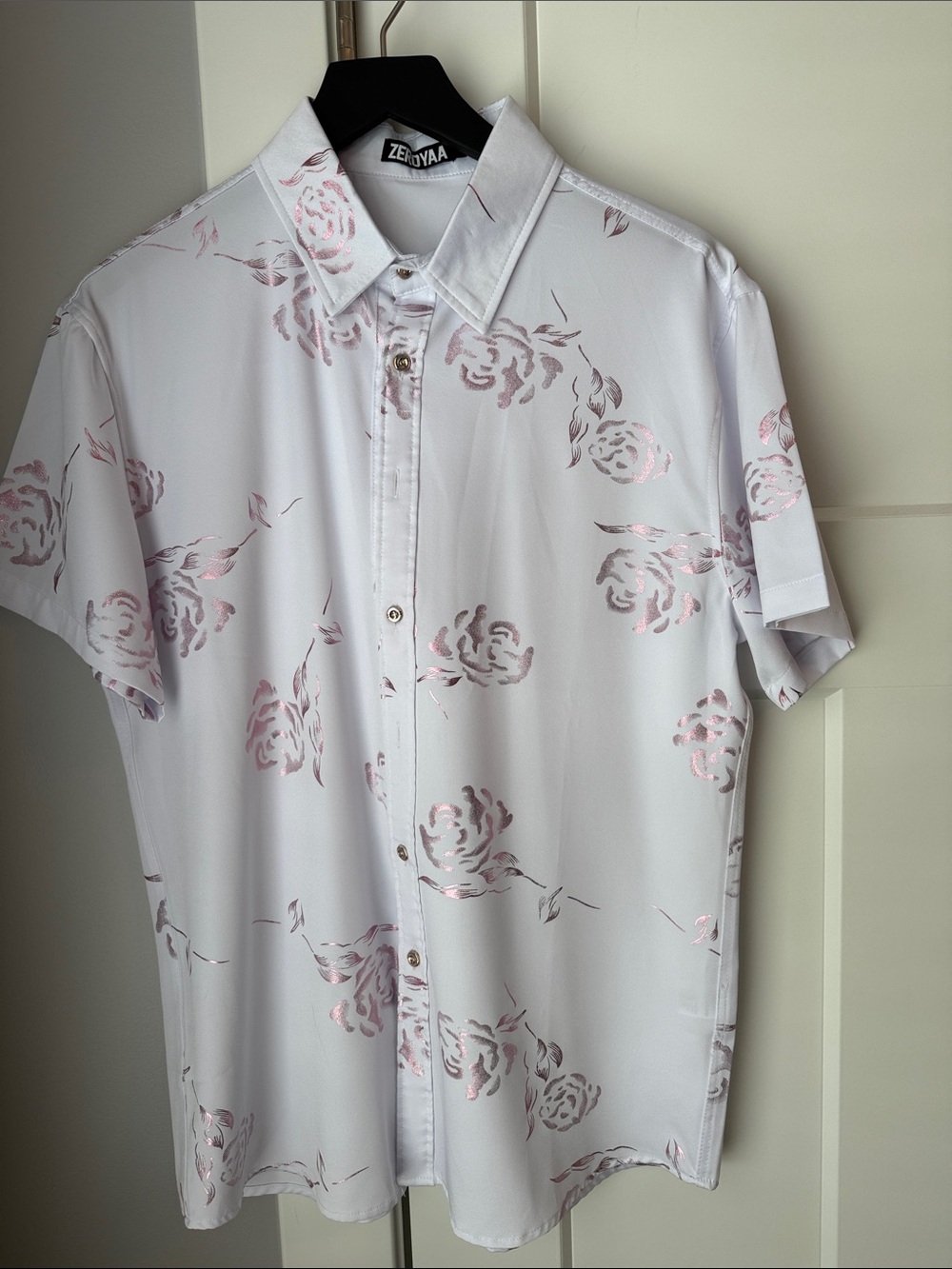 ZEROYAA Men’s White Short-Sleeve Button-Down Shirt with Pink Floral Print